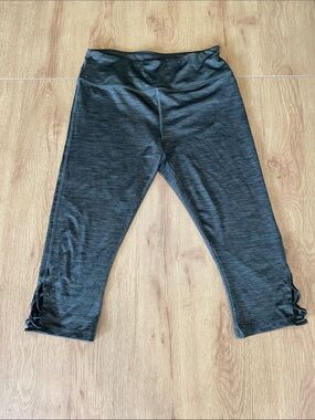 Women’s Black Capri Yoga Pants with Side Tie